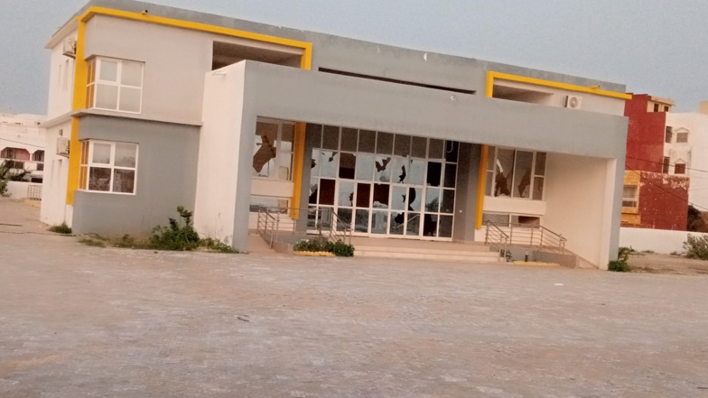 Emprisonnement de Sonko : émeutes nocturnes sur l’île de Saint-Louis (photos) Emprisonnement de Sonko : émeutes nocturnes sur l’île de Saint-Louis (photos)