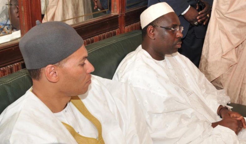 Karim Wade "aurait des échanges réguliers avec le président Macky Sall », selon Jeune Afrique Karim Wade "aurait des échanges réguliers avec le président Macky Sall », selon Jeune Afrique