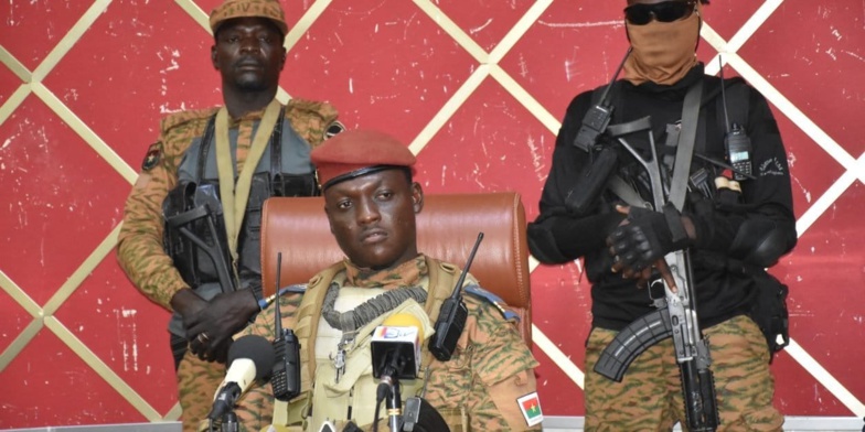 Burkina : la junte échappe à une "tentative de coup d'Etat" Burkina : la junte échappe à une "tentative de coup d'Etat"