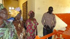 Une décortiqueuse de riz remise aux femmes de Kassack nord