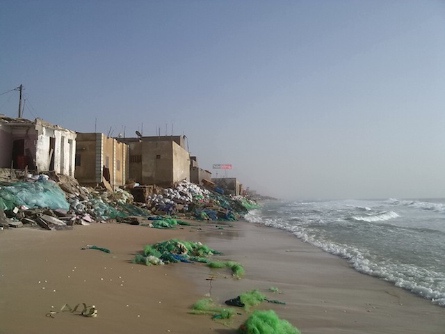VIDÉO - DANGER A SAINT-LOUIS: La mer grignote GOXU MBACC. Regardez !