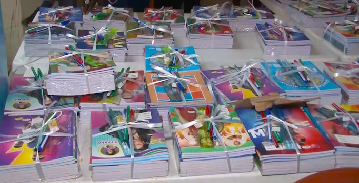 Appui scolaire : près de 250 kits distribués par le conseil de quartier de Balacoss Appui scolaire : près de 250 kits distribués par le conseil de quartier de Balacoss