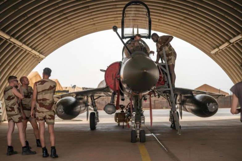 Niger : l’opération de retrait des troupes françaises a commencé, premiers départs ce mardi