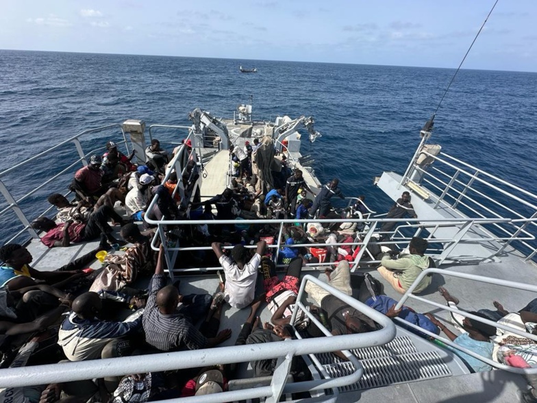 Migration irrégulière : 26 pirogues interceptées et 4471 migrants débarqués par la marine en octobre Migration irrégulière : 26 pirogues interceptées et 4471 migrants débarqués par la marine en octobre