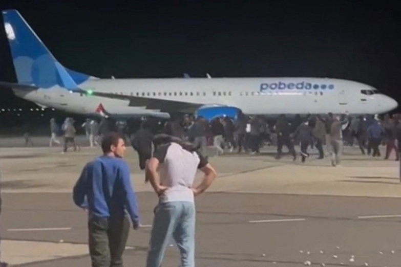 Russie : un aéroport au Daguestan pris d'assaut par une foule hostile à Israël Russie : un aéroport au Daguestan pris d'assaut par une foule hostile à Israël