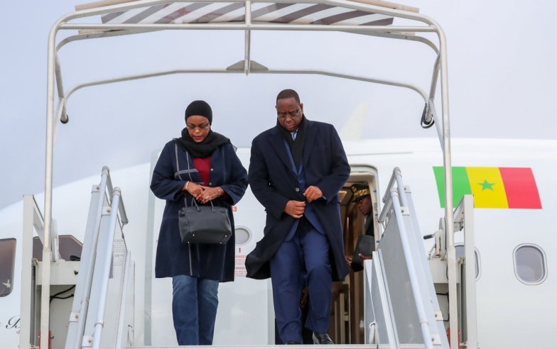 Forum sur la paix : Macky Sall et la Première dame sont arrivés en France (photos) Forum sur la paix : Macky Sall et la Première dame sont arrivés en France (photos)