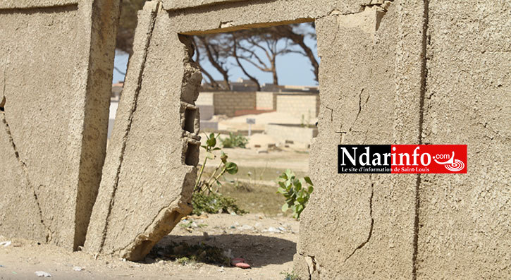 SAINT-LOUIS : les cimetières de Thième et Thiaka Ndiaye vandalisés sans vergogne. Regardez !