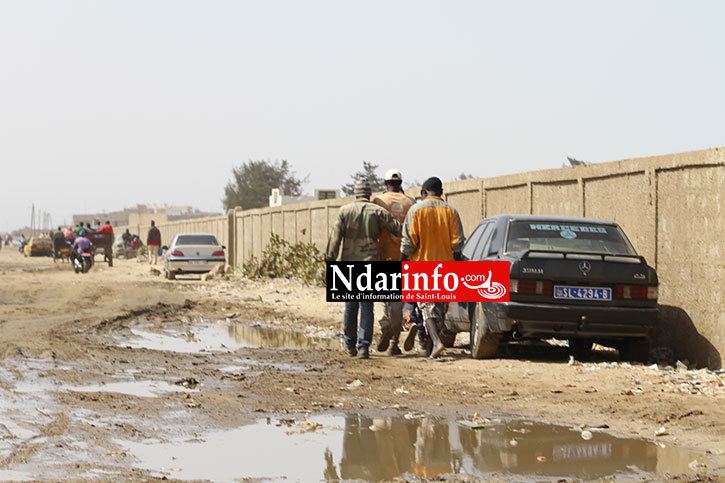 SAINT-LOUIS : les cimetières de Thième et Thiaka Ndiaye vandalisés sans vergogne. Regardez !