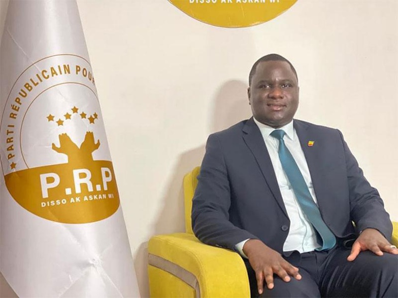 Parrainage : Déthié FAL arrête sa collecte après 127 453 signatures empochées Parrainage : Déthié FAL arrête sa collecte après 127 453 signatures empochées