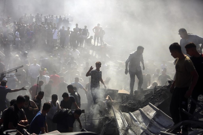 Les communications à nouveau coupées à Gaza, «violente attaque» sur l'hôpital Ahli Arab