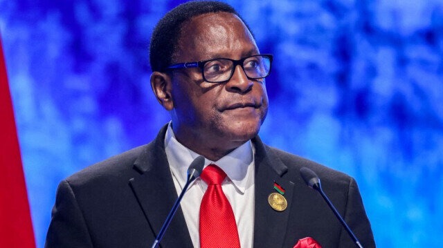 Malawi : le président Chakwera suspend les voyages des fonctionnaires à l’étranger