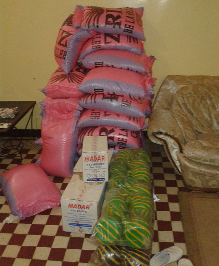 JOURNÉE NATIONALE DU TALIBÉ : l’Action sociale et l’AEMO reçoivent des dons du député Aminata GUEYE. JOURNÉE NATIONALE DU TALIBÉ : l’Action sociale et l’AEMO reçoivent des dons du député Aminata GUEYE.