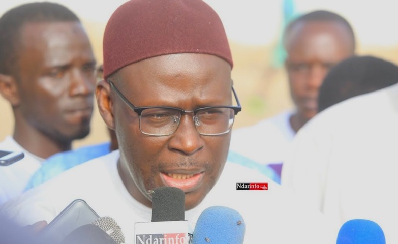 Cheikh Bamba DIÈYE : " Nous avons une classe de 300 milliardaires qui sont des fonctionnaires" Cheikh Bamba DIÈYE : " Nous avons une classe de 300 milliardaires qui sont des fonctionnaires"