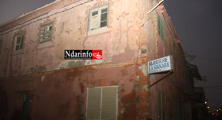 DESTRUCTION DU PATRIMOINE SAINT-LOUISIEN: un immeuble d’intérêt architectural en démolition, sans autorisation. DESTRUCTION DU PATRIMOINE SAINT-LOUISIEN: un immeuble d’intérêt architectural en démolition, sans autorisation.