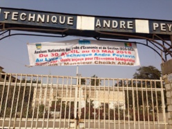 Des "Assises nationales de l'économie" à Saint-Louis. Des "Assises nationales de l'économie" à Saint-Louis.