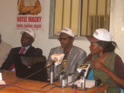 «Macky 2012» réplique au leader du FSD/BJ – «Bamba Dièye a subi un choc terrible en perdant ses dignités de maire et de ministre» «Macky 2012» réplique au leader du FSD/BJ – «Bamba Dièye a subi un choc terrible en perdant ses dignités de maire et de ministre»