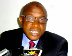 Hôpital régional de Saint-Louis: le nouveau directeur Dr Ousmane Guèye, veut consolider la pacification de la structure. Hôpital régional de Saint-Louis: le nouveau directeur Dr Ousmane Guèye, veut consolider la pacification de la structure.