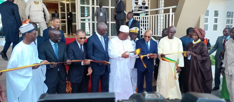 Direct - Saint-Louis : Macky SALL inaugure l'agence Auxiliaire de la Bceao (photos) Direct - Saint-Louis : Macky SALL inaugure l'agence Auxiliaire de la Bceao (photos)
