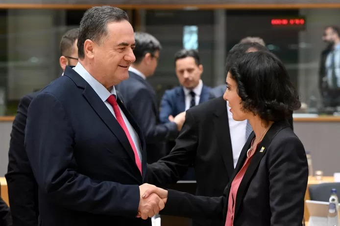 Les ministres des Affaires étrangères israélien et palestinien à Bruxelles: “Un premier contact, cela signifie que la diplomatie avance” Les ministres des Affaires étrangères israélien et palestinien à Bruxelles: “Un premier contact, cela signifie que la diplomatie avance”