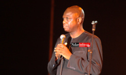 COPIEUSEMENT HUÉ SUR PLACE WADE : Mansour FAYE prend sa revanche sur la Place Faidherbe et descend Cheikh Bamba DIEYE. COPIEUSEMENT HUÉ SUR PLACE WADE : Mansour FAYE prend sa revanche sur la Place Faidherbe et descend Cheikh Bamba DIEYE.