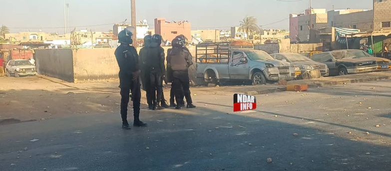 Report de la présidentielle : à Saint-Louis, des affrontements éclatent entre manifestants et forces de l’ordre Report de la présidentielle : à Saint-Louis, des affrontements éclatent entre manifestants et forces de l’ordre