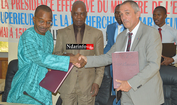 De Gauche à droite: Le recteur Baydallaye KANE, M. Mamadou SANKARE et M. Antoine PETIT, PDG de l'INRIA