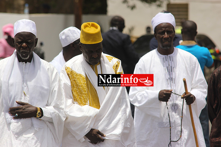 ACCUEIL DU ROI MOUHAMED VI: Grande mobilisation de la Communauté musulmane de Saint-Louis. ACCUEIL DU ROI MOUHAMED VI: Grande mobilisation de la Communauté musulmane de Saint-Louis.