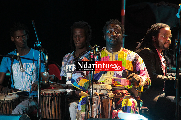 WALLACE RONEY SUR LA PLACE FAIDHERBE : du Jazz, du rap et de la percussion. Regardez !