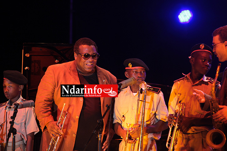 WALLACE RONEY SUR LA PLACE FAIDHERBE : du Jazz, du rap et de la percussion. Regardez !