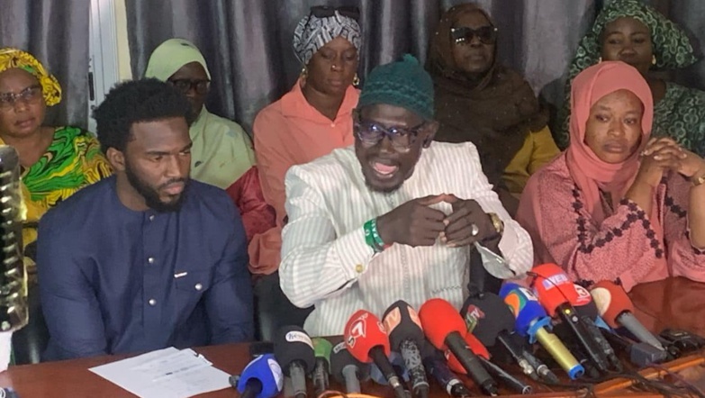 Marche du collectif des familles des "détenus politiques" samedi à la place de la Nation Marche du collectif des familles des "détenus politiques" samedi à la place de la Nation