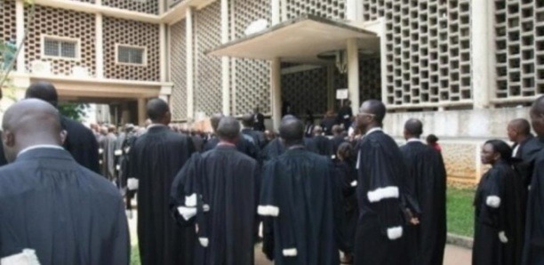 Le Sytjust décrète 72 heures de grève à compter de ce lundi et promet de passer à la vitesse supérieure Le Sytjust décrète 72 heures de grève à compter de ce lundi et promet de passer à la vitesse supérieure