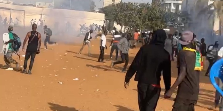 Dakar : un rassemblement du Front de résistance dégénère Dakar : un rassemblement du Front de résistance dégénère