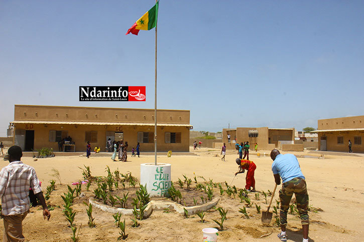 CÉLÉBRATION DE LA JOURNÉE MONDIALE DE L’ENVIRONNEMENT À SAINT-LOUIS: le Contingent 2006/1 nettoie et reboise le CEM de Sor DIAGNE