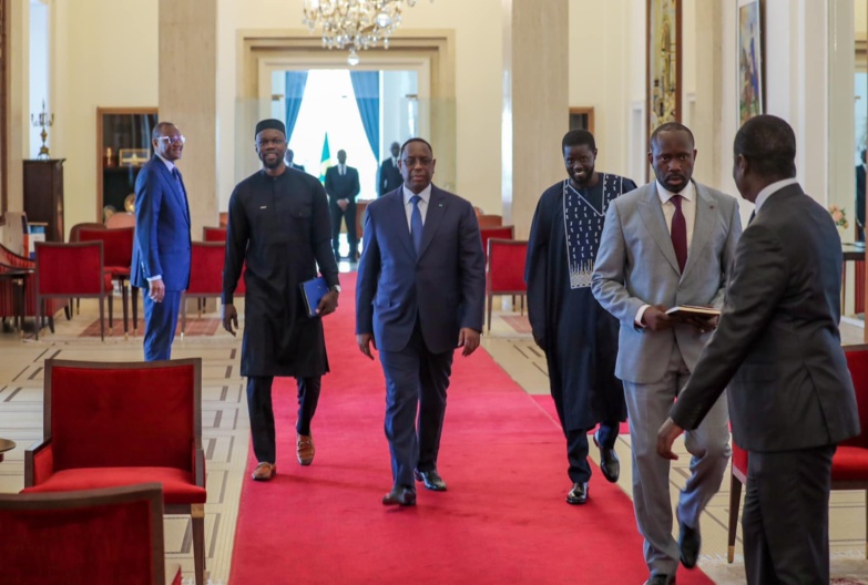 Palais : Premier  tête-à-tête entre Macky Sall et Diomaye Faye (photos) Palais : Premier  tête-à-tête entre Macky Sall et Diomaye Faye (photos)