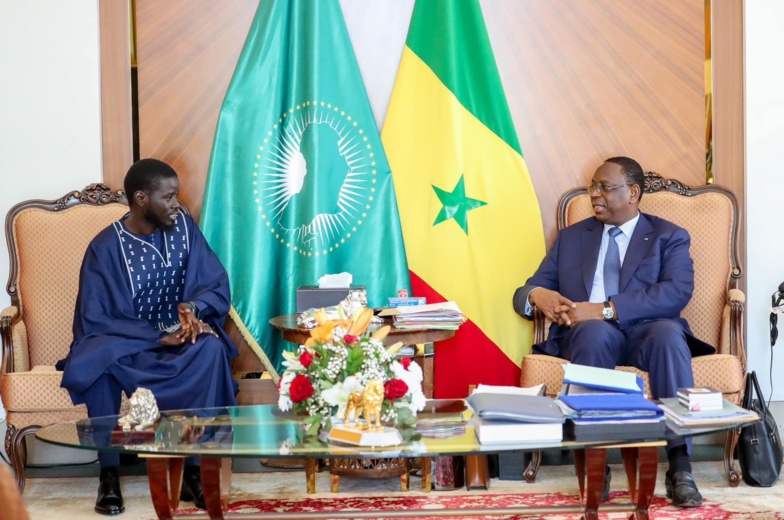 Palais : Premier  tête-à-tête entre Macky Sall et Diomaye Faye (photos) Palais : Premier  tête-à-tête entre Macky Sall et Diomaye Faye (photos)