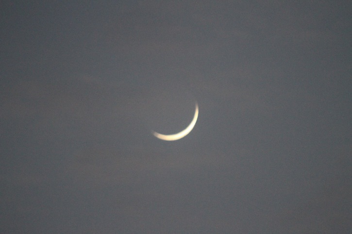 Saint-Louis : le croissant lunaire très visible (images)