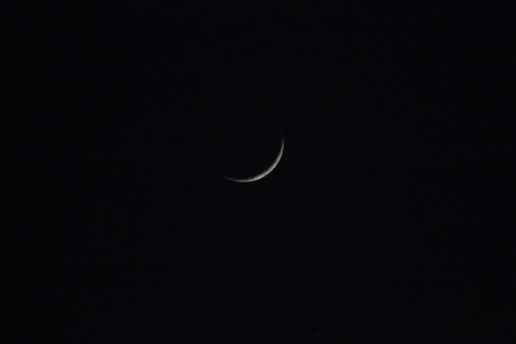 Saint-Louis : le croissant lunaire très visible (images)