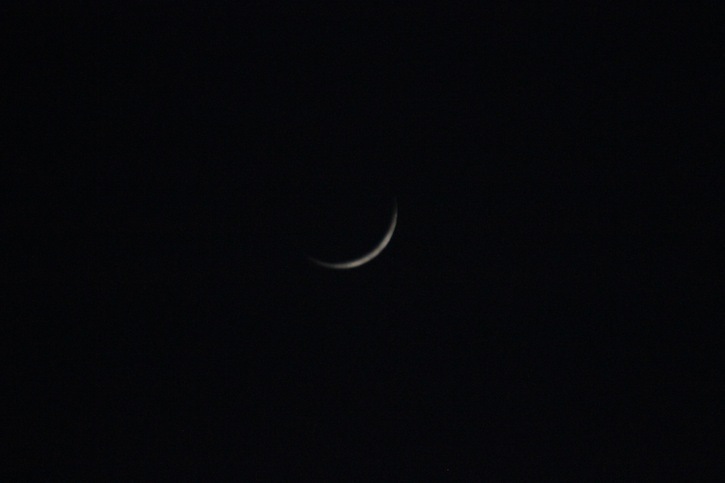Saint-Louis : le croissant lunaire très visible (images) Saint-Louis : le croissant lunaire très visible (images)