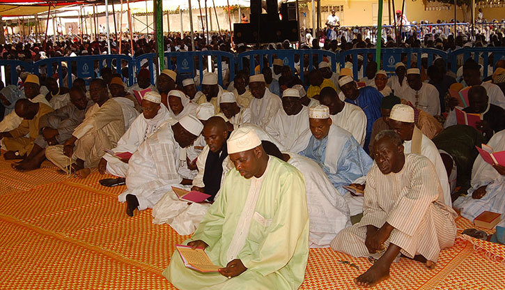 19ème ÉDITION DE "KAMIL AUX MORTS" : le maire de Saint-Louis invité à agrandir les cimetières de MARMIYAL. 19ème ÉDITION DE "KAMIL AUX MORTS" : le maire de Saint-Louis invité à agrandir les cimetières de MARMIYAL.