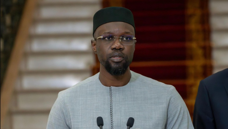 Gouvernement de rupture : 25 ministres et 5 cinq secrétaires d'état Gouvernement de rupture : 25 ministres et 5 cinq secrétaires d'état