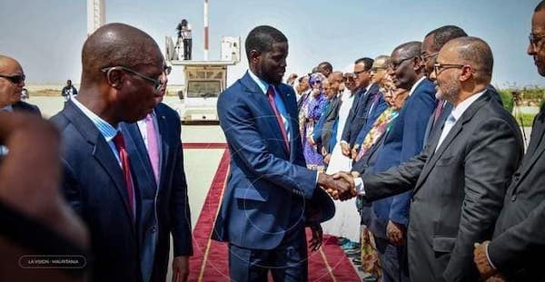 Visite de travail en Mauritanie : Le Président Bassirou Diomaye Faye est arrivé à Nouakchott