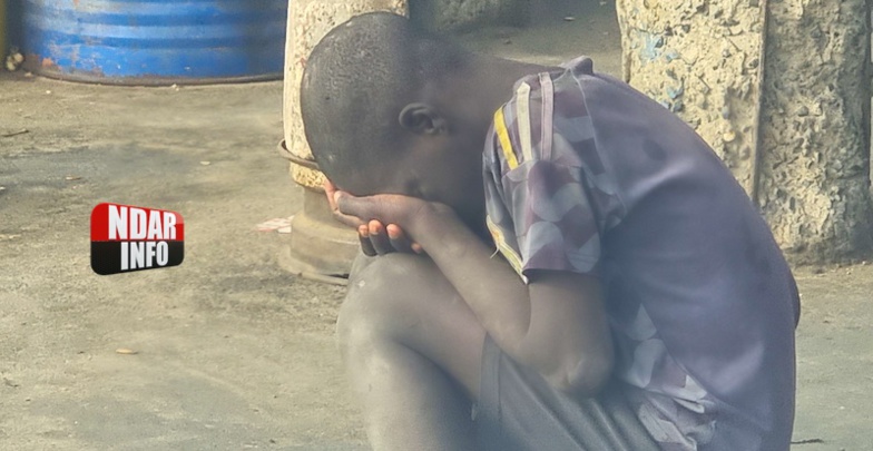 À la gare routière de Saint-Louis, il y a plus d’enfants errants que de voyageurs. À la gare routière de Saint-Louis, il y a plus d’enfants errants que de voyageurs.