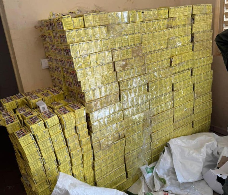 Douanes sénégalaises : de faux médicaments, des cuisses de poulet, des Canabis, des aphrodisiaques et des corticoïdes saisis. Douanes sénégalaises : de faux médicaments, des cuisses de poulet, des Canabis, des aphrodisiaques et des corticoïdes saisis.