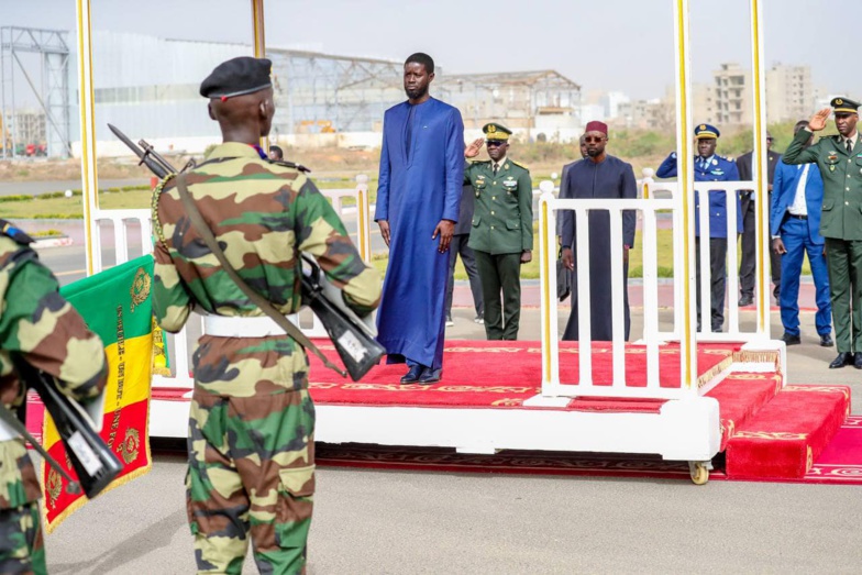 Le Président s'est envolé pour Bissao (photos)