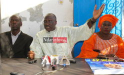 CONSEIL MUNICIPAL - THIAM BA SECK très en colère : " PIKINE est sombre " CONSEIL MUNICIPAL - THIAM BA SECK très en colère : " PIKINE est sombre "