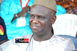 Mansour FAYE gâte les étudiants républicains de Saint-Louis à l’UCAD: 5 bus et 1 million Fcfa pour fêter la Korité en famille. Mansour FAYE gâte les étudiants républicains de Saint-Louis à l’UCAD: 5 bus et 1 million Fcfa pour fêter la Korité en famille.