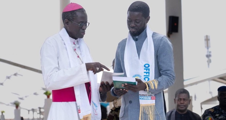 L’archevêque de Dakar invite le Président Diomaye à donner la priorité à la jeunesse et à la réduction du coût de la vie L’archevêque de Dakar invite le Président Diomaye à donner la priorité à la jeunesse et à la réduction du coût de la vie
