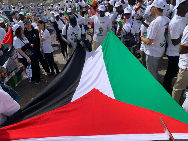 Dakar : une marche proteste contre les massacres des palestiniens à Gaza Dakar : une marche proteste contre les massacres des palestiniens à Gaza