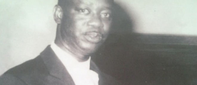 Malick Fall, enseignant de formation, né en 1920 à Saint-Louis, est décédé en 1978. Il a été en service au ministère de l’Information avant de devenir ambassadeur du Sénégal au Maroc, en Éthiopie et en Tunisie. Avant "La Plaie", il avait publié en 1964 un recueil de poèmes intitulé "Reliefs". © DR Malick Fall, enseignant de formation, né en 1920 à Saint-Louis, est décédé en 1978. Il a été en service au ministère de l’Information avant de devenir ambassadeur du Sénégal au Maroc, en Éthiopie et en Tunisie. Avant "La Plaie", il avait publié en 1964 un recueil de poèmes intitulé "Reliefs". © DR