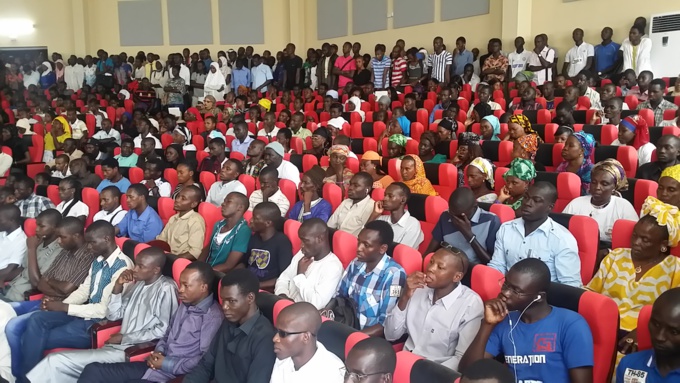 Réformes de l'Enseignement Supérieur: débats houleux entre les Étudiants et Mary Teuw NIANE à l'UGB. Réformes de l'Enseignement Supérieur: débats houleux entre les Étudiants et Mary Teuw NIANE à l'UGB.